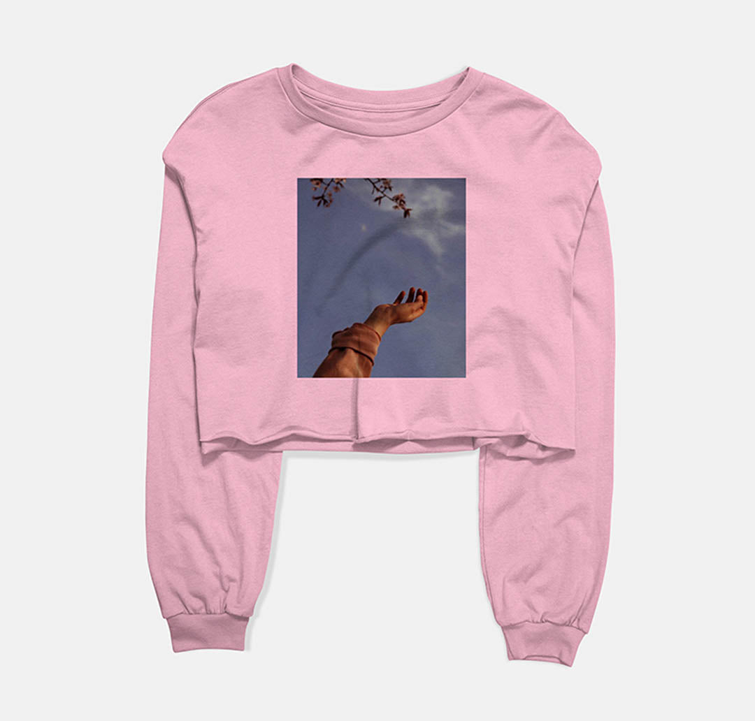 Call For Wishes Graphic Cropped Sweatshirt