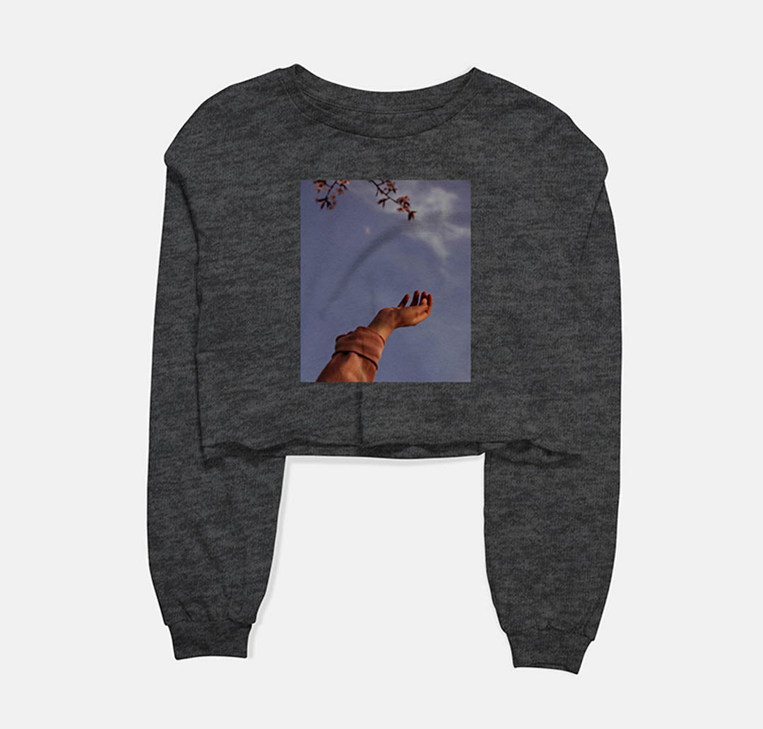 Call For Wishes Graphic Cropped Sweatshirt